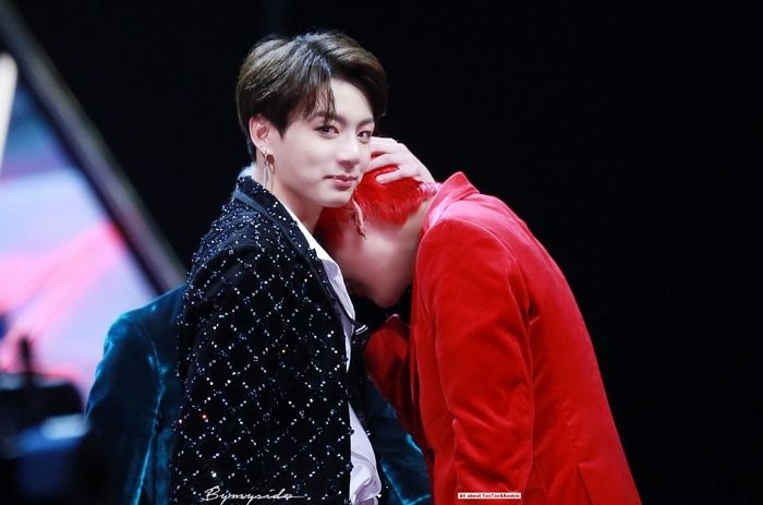 V&igrave; 1 c&acirc;u n&oacute;i m&agrave; V (BTS) bật kh&oacute;c nức nở, Jungkook c&oacute; h&agrave;nh động đặc biệt khiến fan nhớ m&atilde;i kh&ocirc;ng qu&ecirc;n - Ảnh 8.