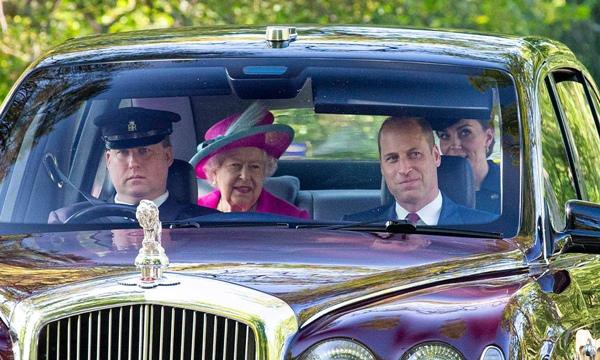 Nữ hoàng Anh công khai trao cho Công nương Kate 2 ân sủng hiếm có, lại khiến Meghan ôm cục tức trong lòng - Ảnh 3.