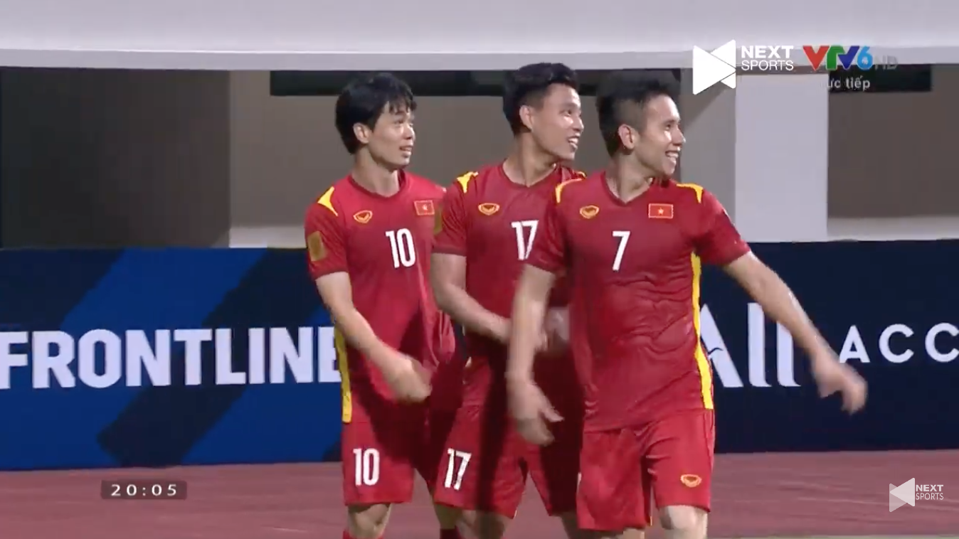 Công Phượng - Văn Thanh - Hồng Duy đồng loạt làm một hành động sau 2 lần xé lưới Malaysia: Ai bỏ lỡ khúc này uổng lắm nè! - Ảnh 2. Công Phượng - Văn Thanh - Hồng Duy đồng loạt làm một hành động sau 2 lần xé lưới Malaysia: Ai bỏ lỡ khúc này uổng lắm nè! - Ảnh 2.