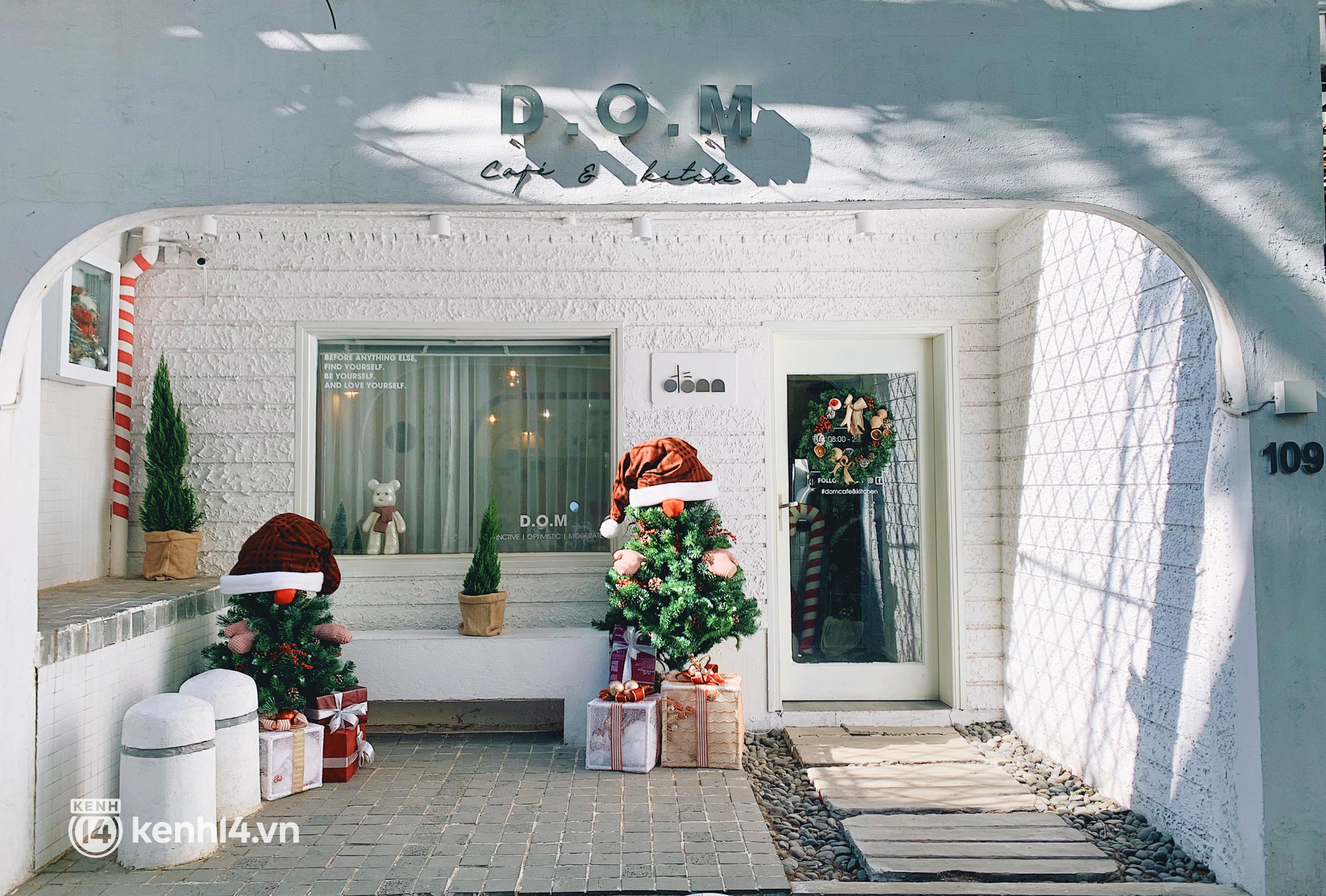 3 toạ độ cà phê để sống ảo Noel cực xịn xò ở Hà Nội: Hẹn hò 1 buổi mà có nguyên cả bộ ảnh - Ảnh 4.