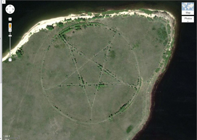 14 địa điểm kỳ lạ trên Google Earth - Ảnh 4.