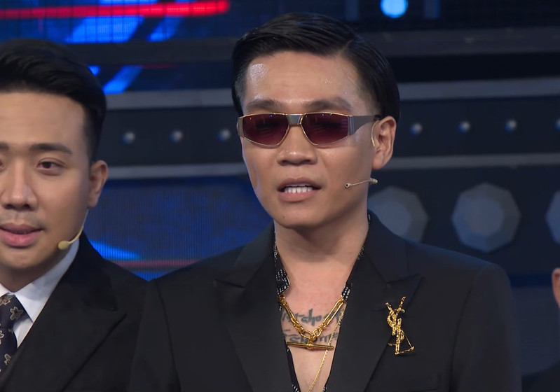 Wowy được một đại gia quen mặt của Vbiz ngỏ ý mua bài 200 triệu ở Rap Việt - Ảnh 1. Wowy được một đại gia quen mặt của Vbiz ngỏ ý mua bài 200 triệu ở Rap Việt - Ảnh 1.