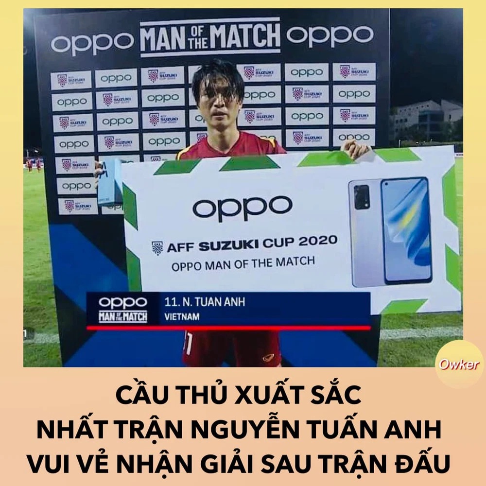 Lan truyền bức ảnh gương mặt vui vẻ của cầu thủ Tuấn Anh khi nhận giải...: Netizen cãi nhau xem lỗi tại ai? - Ảnh 3. Lan truyền bức ảnh gương mặt vui vẻ của cầu thủ Tuấn Anh khi nhận giải...: Netizen cãi nhau xem lỗi tại ai? - Ảnh 3.