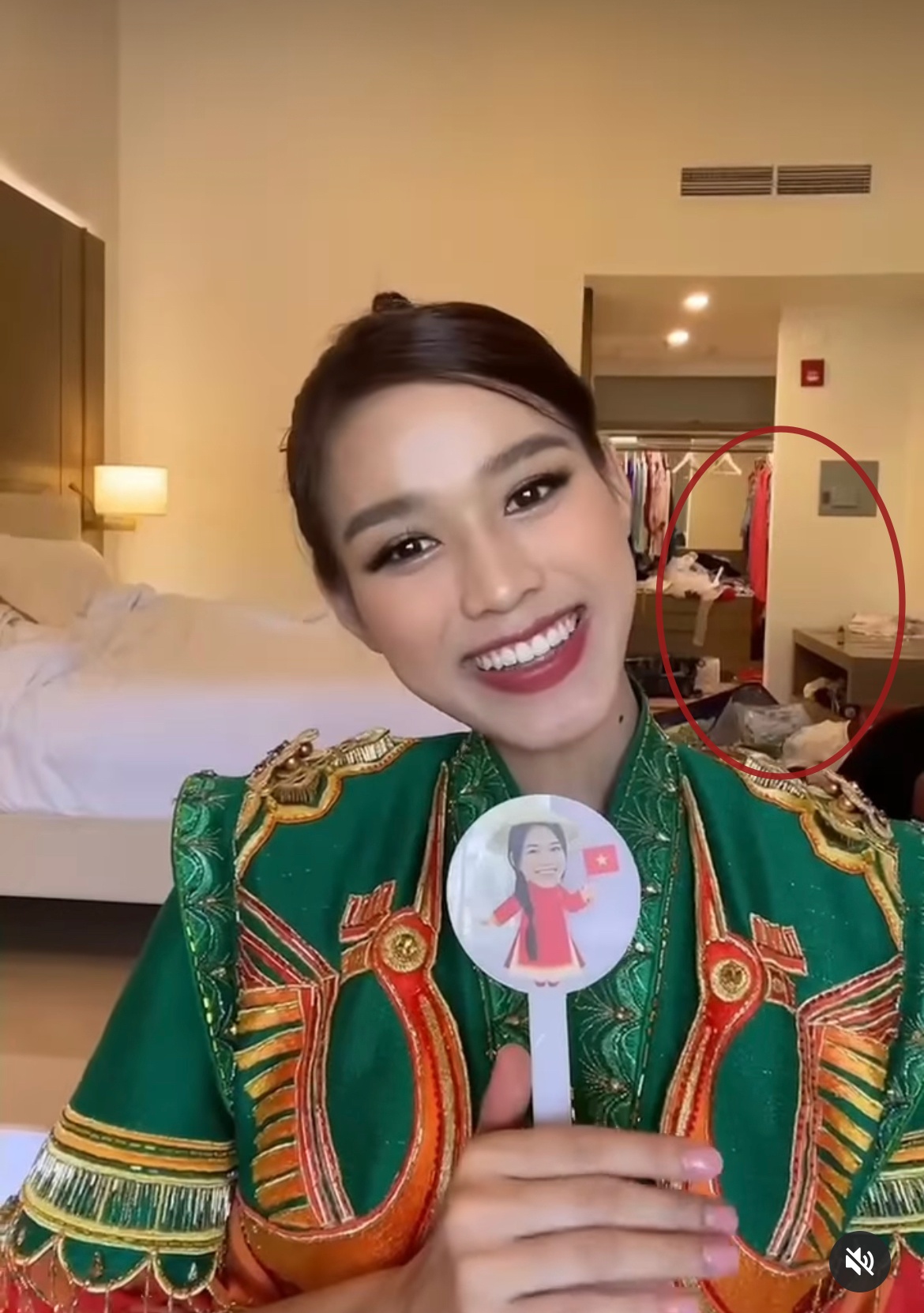 Đỗ Hà bị netizen nhắc nhở 1 chuyện tại Miss World 2021, Mai Phương Thuý cũng từng phạm phải? - Ảnh 3.