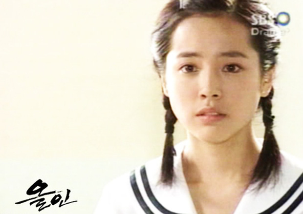 Nhan sắc d&agrave;n mỹ nh&acirc;n H&agrave;n thời c&ograve;n đ&oacute;ng vai phụ: Jeon Ji Hyun đẹp xuất sắc, Song Hye Kyo đ&uacute;ng chuẩn t&igrave;nh đầu - Ảnh 4.