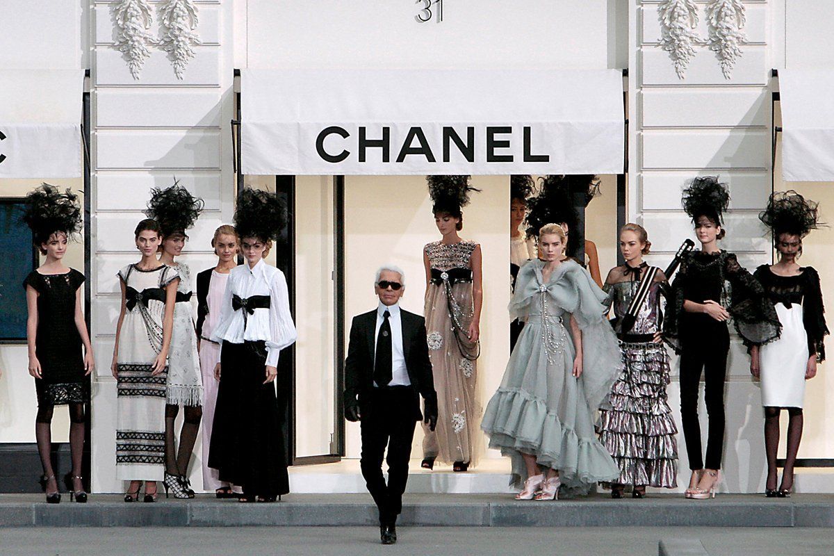 Từ nhân viên nhà máy tới CEO của Chanel: Hành trình cảm hứng của người phụ nữ Ấn Độ cầm đầu một đế chế thời trang - Ảnh 5.