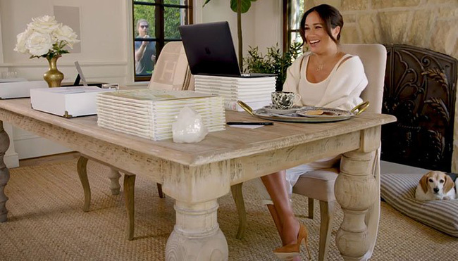 Một năm qua Meghan Markle đ&atilde; l&agrave;m g&igrave; m&agrave; khiến Ho&agrave;ng gia Anh khốn đốn bao lần, dư luận sục s&ocirc;i bao phen? - Ảnh 13.