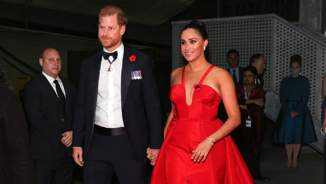 Một năm qua Meghan Markle đ&atilde; l&agrave;m g&igrave; m&agrave; khiến Ho&agrave;ng gia Anh khốn đốn bao lần, dư luận sục s&ocirc;i bao phen? - Ảnh 9.
