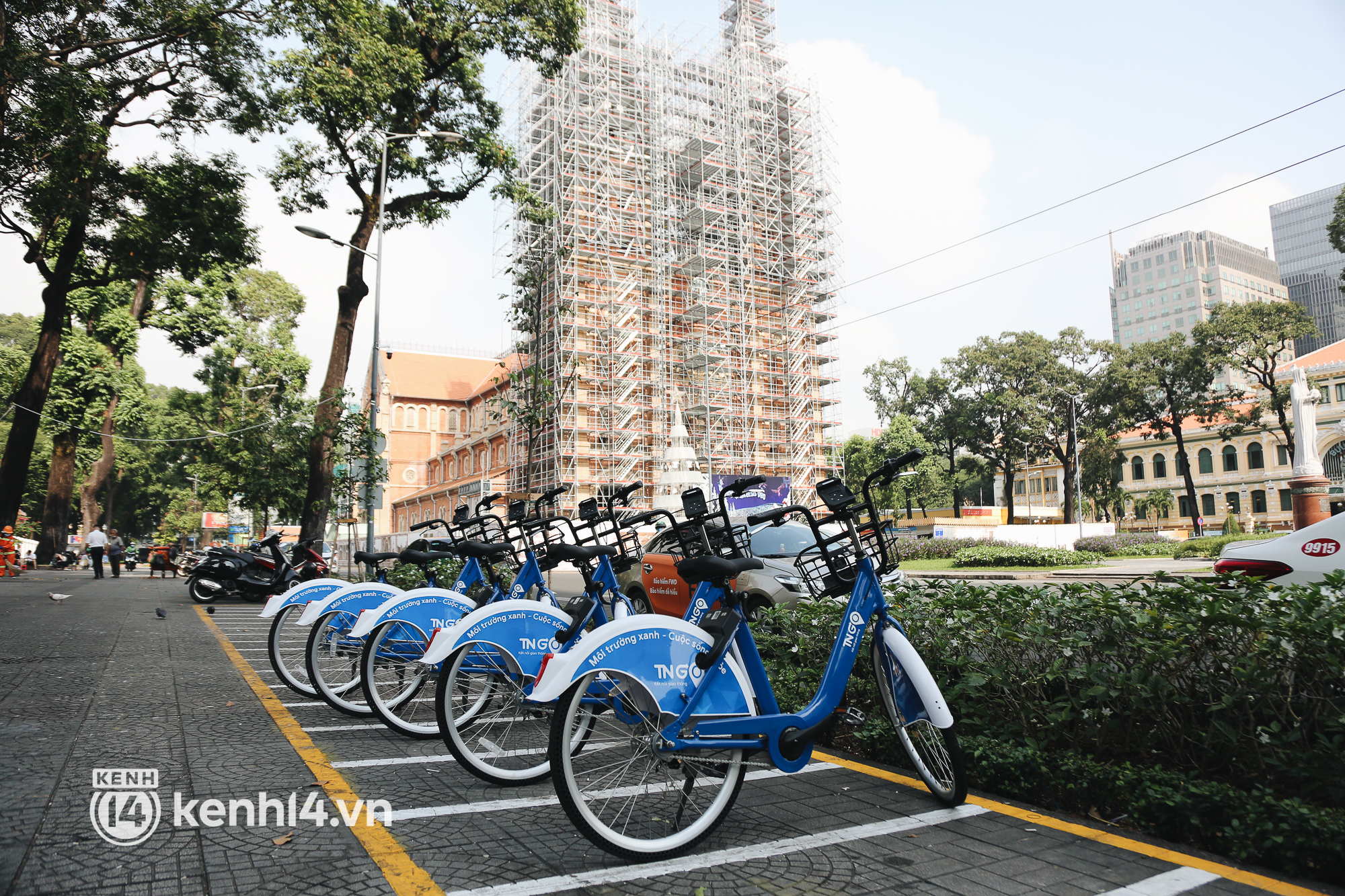 Xe đạp c&ocirc;ng cộng c&oacute; t&iacute;nh ph&iacute; ở TP.HCM ch&iacute;nh thức hoạt động: Bạn trẻ h&agrave;o hứng bỏ tiền thu&ecirc; đi dạo ngắm cảnh - Ảnh 15.