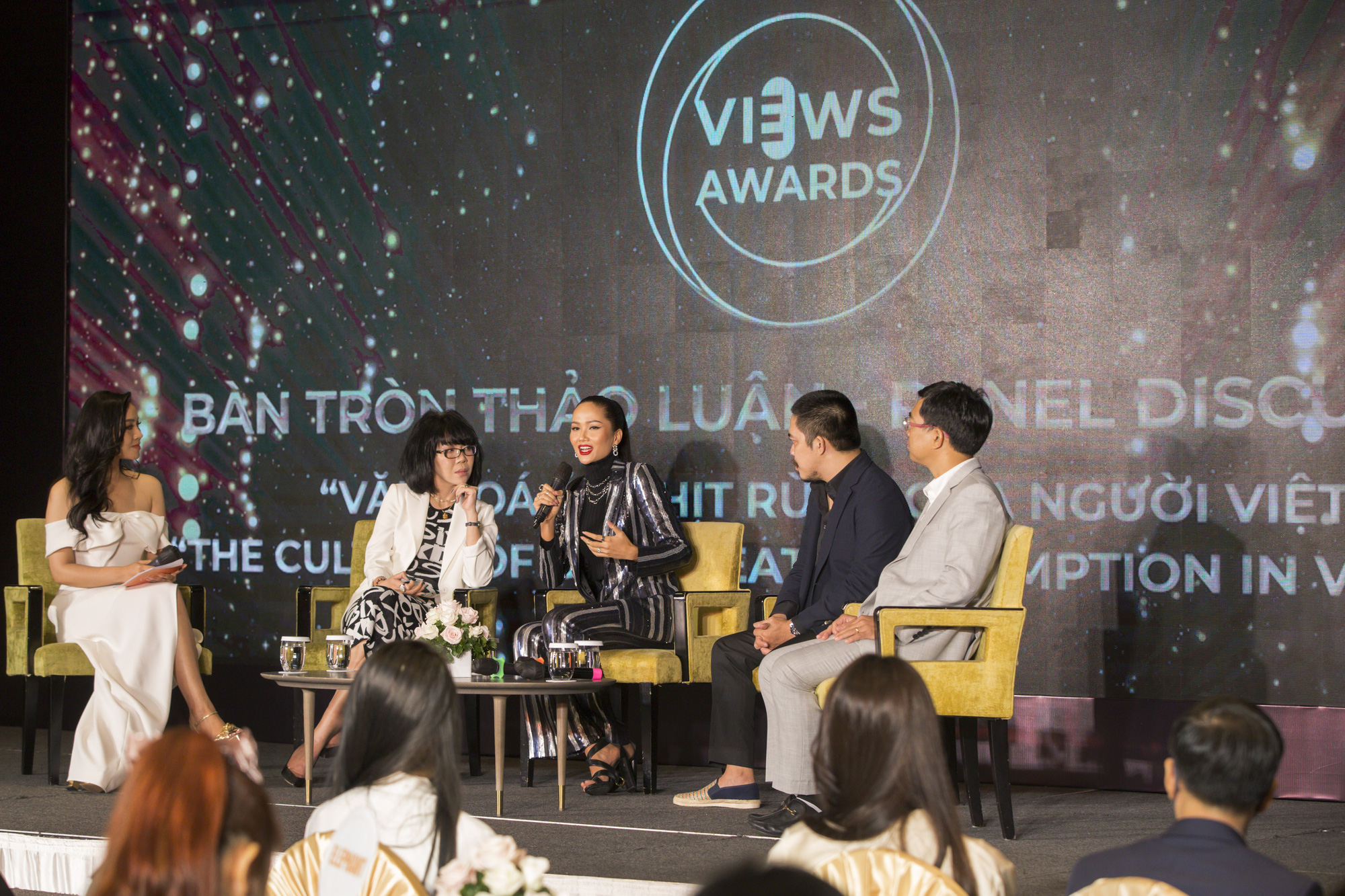 Lễ trao giải VIEWS Awards 2021: Tôn vinh những tác phẩm viết về thiên nhiên hoang dã - Ảnh 1. Lễ trao giải VIEWS Awards 2021: Tôn vinh những tác phẩm viết về thiên nhiên hoang dã - Ảnh 1.