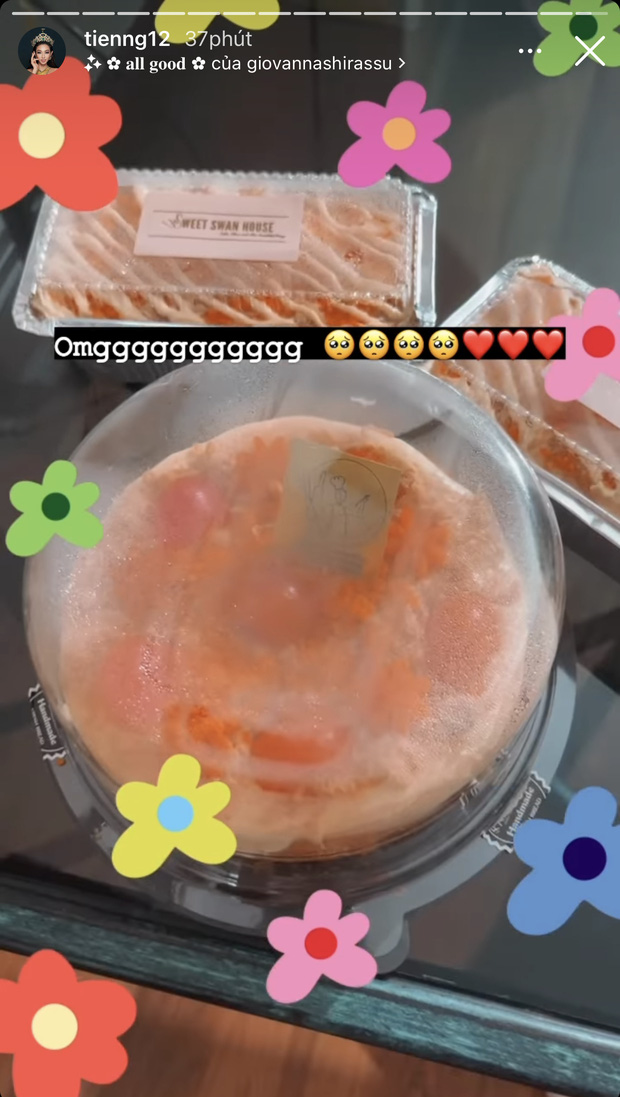 Thuỳ Tiên hào hứng khoe vali đồ ăn vặt fan Việt Nam gửi sang Thái, có 1 món đồ đặc biệt khiến chính chủ phải sốc - Ảnh 3. Thuỳ Tiên hào hứng khoe vali đồ ăn vặt fan Việt Nam gửi sang Thái, có 1 món đồ đặc biệt khiến chính chủ phải sốc - Ảnh 3.