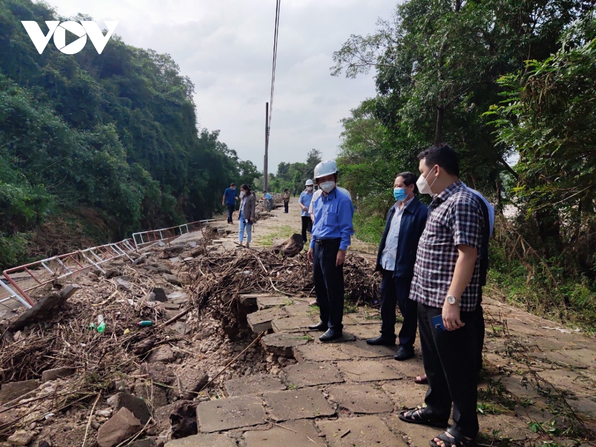 18 người chết và mất tích do mưa lũ ở miền Trung và Tây Nguyên - Ảnh 1.