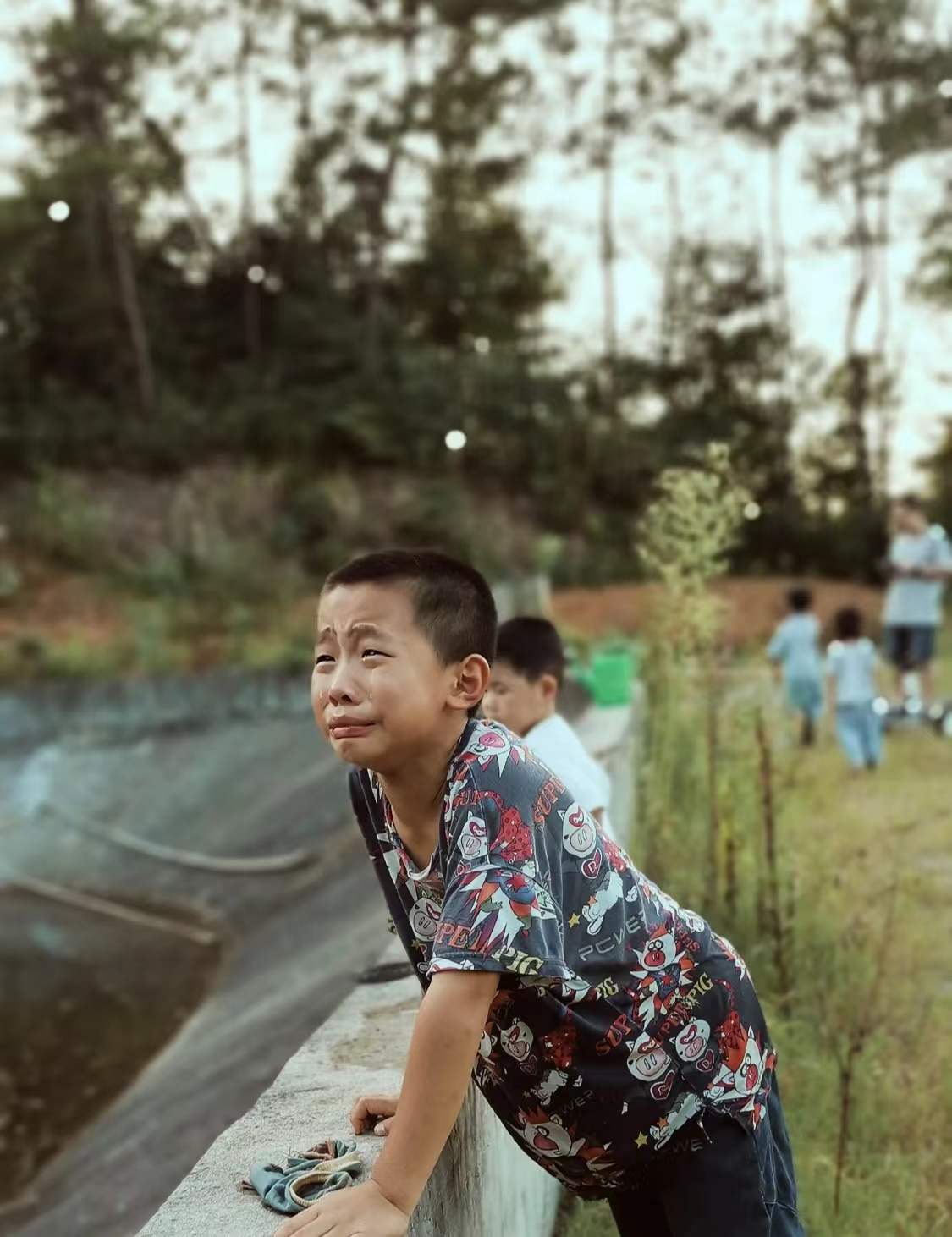 Chứng kiến kẻ bu&ocirc;n người s&aacute;t hại mẹ d&atilde; man, 2 anh em bị bắt c&oacute;c thất lạc gần 3 thập kỷ, nhưng c&aacute;i kết khi đo&agrave;n tụ lại khiến ai nấy x&oacute;t xa - Ảnh 3.