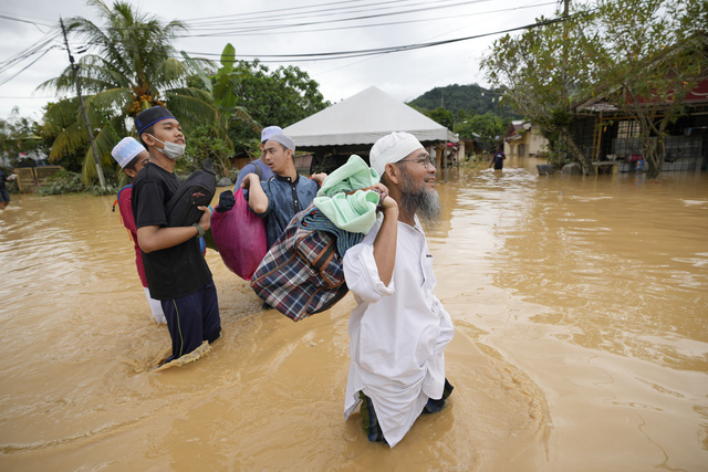 Hơn 21.000 người phải sơ tán vì lũ lụt nghiêm trọng ở Malaysia - Ảnh 5.
