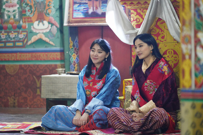 Hai n&agrave;ng c&ocirc;ng ch&uacute;a hữu duy&ecirc;n gặp gỡ chung khung h&igrave;nh: Mako kết h&ocirc;n th&agrave;nh thường d&acirc;n, cuộc đời người c&ograve;n lại tương phản ho&agrave;n to&agrave;n - Ảnh 6.