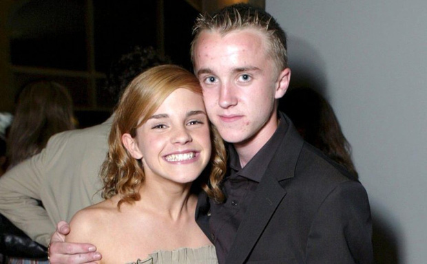Màn hội ngộ đắt nhất của dàn sao Harry Potter sau 20 năm: Emma Watson nghẹn ngào ôm chầm chàng crush Malfoy, yêu nhau luôn đi! - Ảnh 5.