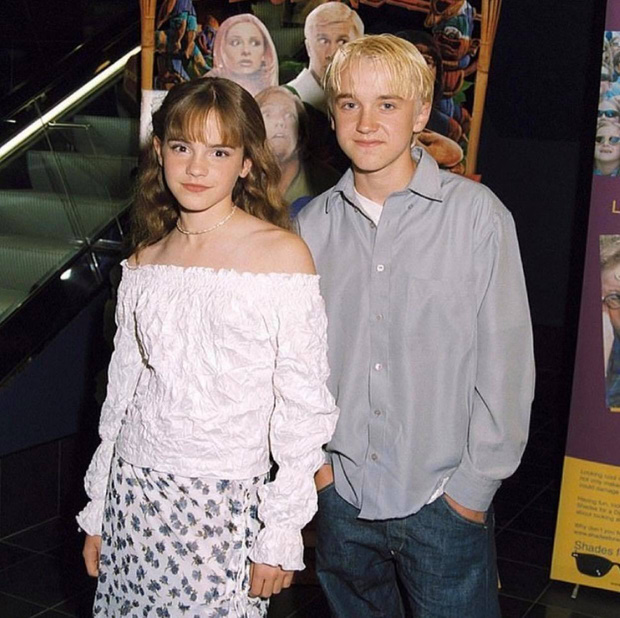 Màn hội ngộ đắt nhất của dàn sao Harry Potter sau 20 năm: Emma Watson nghẹn ngào ôm chầm chàng crush Malfoy, yêu nhau luôn đi! - Ảnh 3.