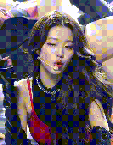 Kh&ocirc;ng phải nữ thần, h&atilde;y gọi nữ idol n&agrave;y l&agrave; c&ocirc;ng ch&uacute;a mới của Kpop! - Ảnh 8.
