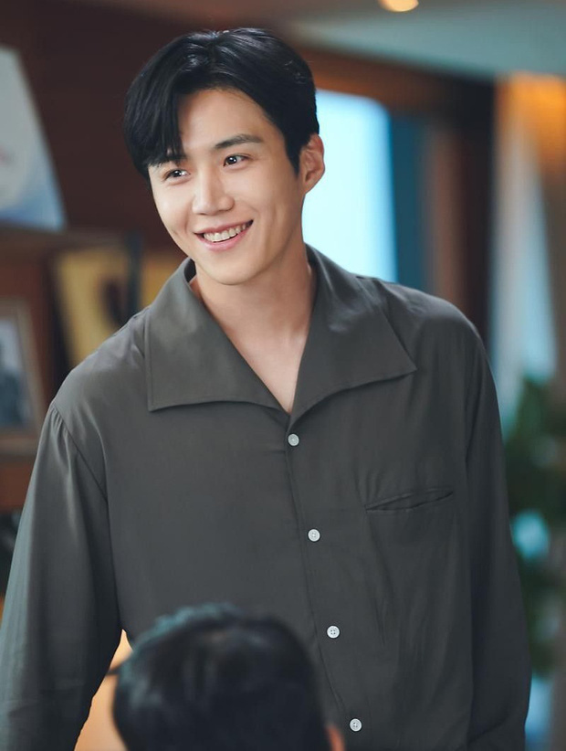 10 sự kiện rúng động nhất showbiz 2021: Nửa Cbiz bị thanh trừng, sao nữ Kbiz hết thao túng đến “trà xanh”, chết chóc phủ đen Hollywood - Ảnh 25. 10 sự kiện rúng động nhất showbiz 2021: Nửa Cbiz bị thanh trừng, sao nữ Kbiz hết thao túng đến “trà xanh”, chết chóc phủ đen Hollywood - Ảnh 25.