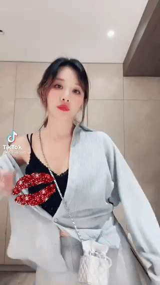 Hari Won diện trang phục sexy nhảy nhót cực sung, netizen chăm chăm soi vòng 2 vì lí do này? - Ảnh 2.