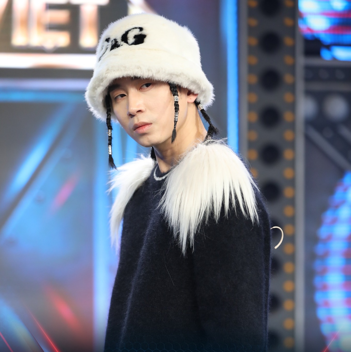 Karik nói gì khi netizen nhận xét Rap Việt ngày càng nhiều sạn, HLV chán nản thấy rõ khi ngồi ghế nóng? - Ảnh 1. Karik nói gì khi netizen nhận xét Rap Việt ngày càng nhiều sạn, HLV chán nản thấy rõ khi ngồi ghế nóng? - Ảnh 1.
