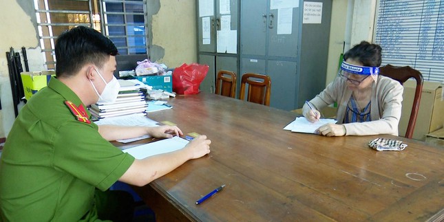 Bà trùm Mười Tường chuyển tiền tỷ vào tài khoản một cựu cán bộ công an - Ảnh 1.