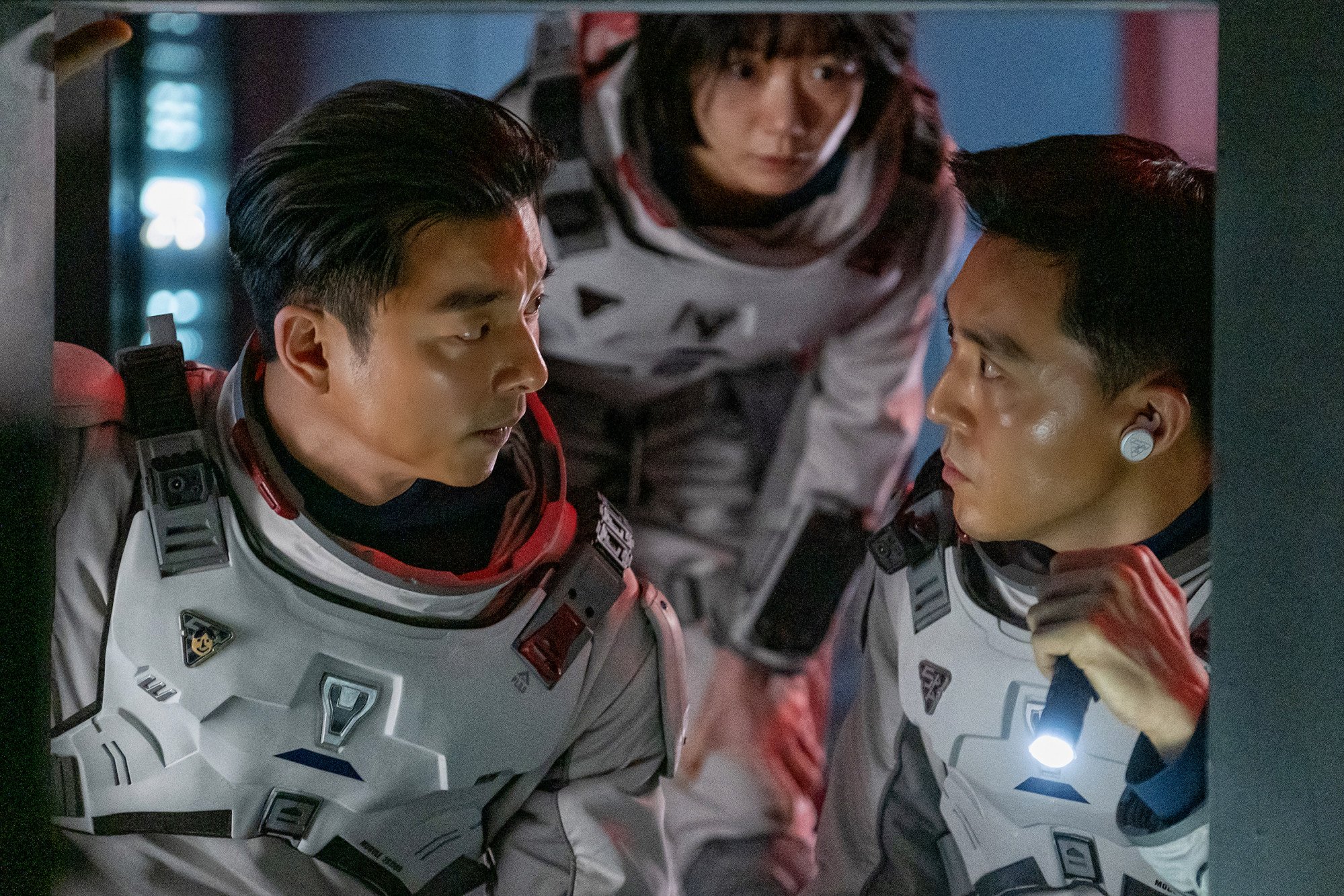 The Silent Sea: Hàn Quốc vẫn chưa làm phim khoa học viễn tưởng được đâu! - Ảnh 3.