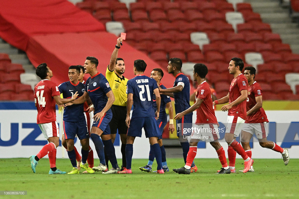 Cựu Còi vàng Việt Nam: Đừng so thẻ đỏ của Singapore với thẻ vàng của thủ môn Thái Lan - Ảnh 3.