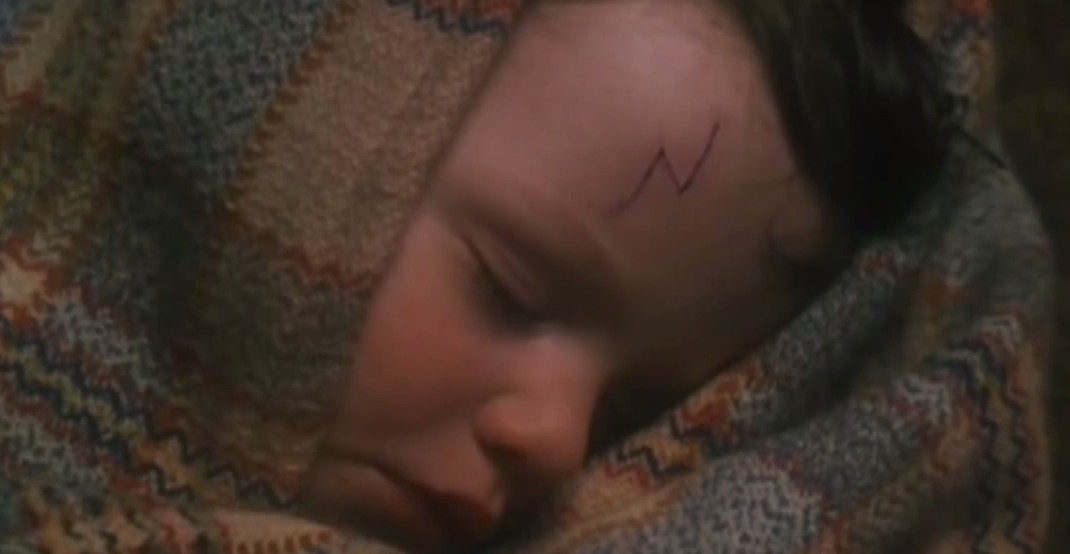 Hóa ra em bé Harry Potter được đến 4 sao nhí thể hiện, sau 20 năm nhan sắc lẫn sự nghiệp trổ mã ra sao? - Ảnh 1.