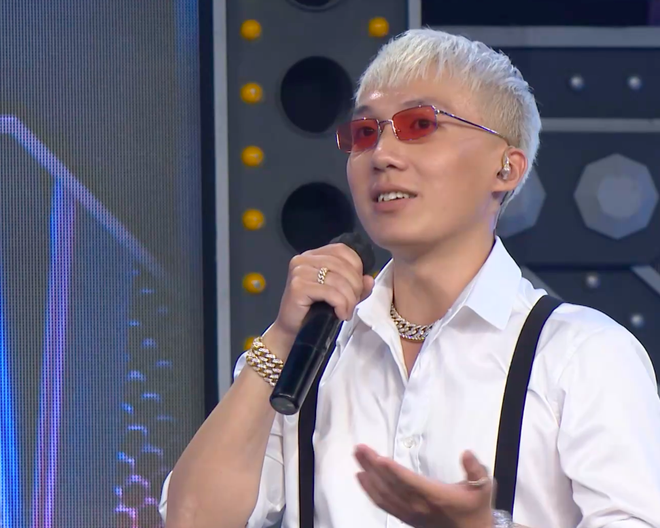 B-Wine - thí sinh đầu tiên vào Chung kết Rap Việt: Từng vướng drama với Wowy, bạn trai tin đồn Mai Âm Nhạc - Ảnh 2. B-Wine - thí sinh đầu tiên vào Chung kết Rap Việt: Từng vướng drama với Wowy, bạn trai tin đồn Mai Âm Nhạc - Ảnh 2.