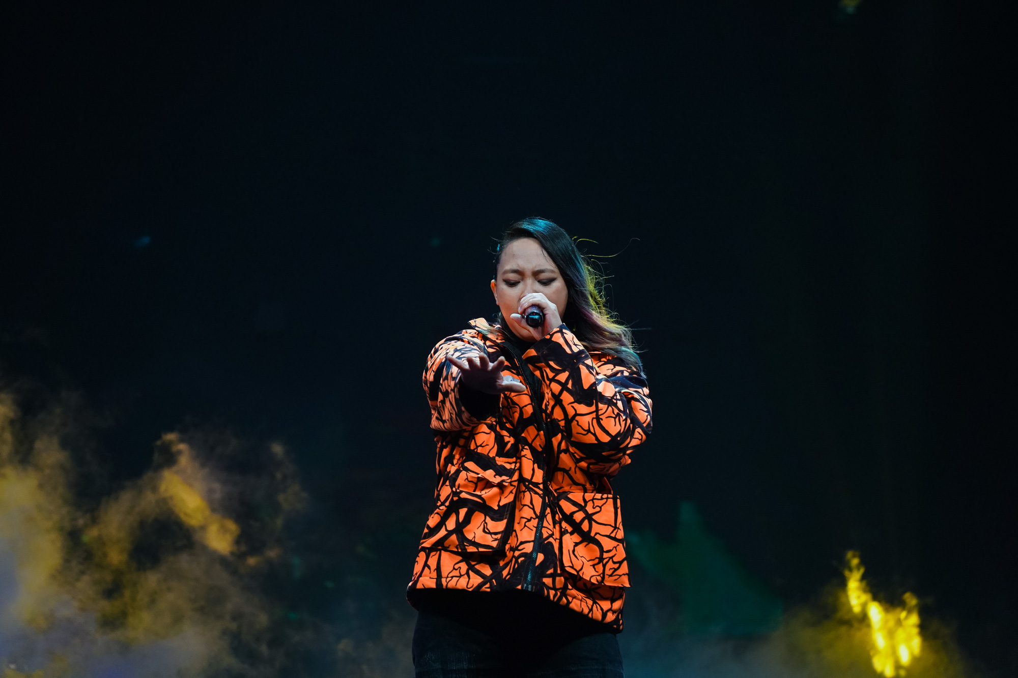 Văn Mai Hương lần đầu live bài hát mới, Oplus - Kimmese - Đông Hùng tạo nên hành trình âm nhạc trọn vẹn tại Trạm Kế Tiếp - Ảnh 6.