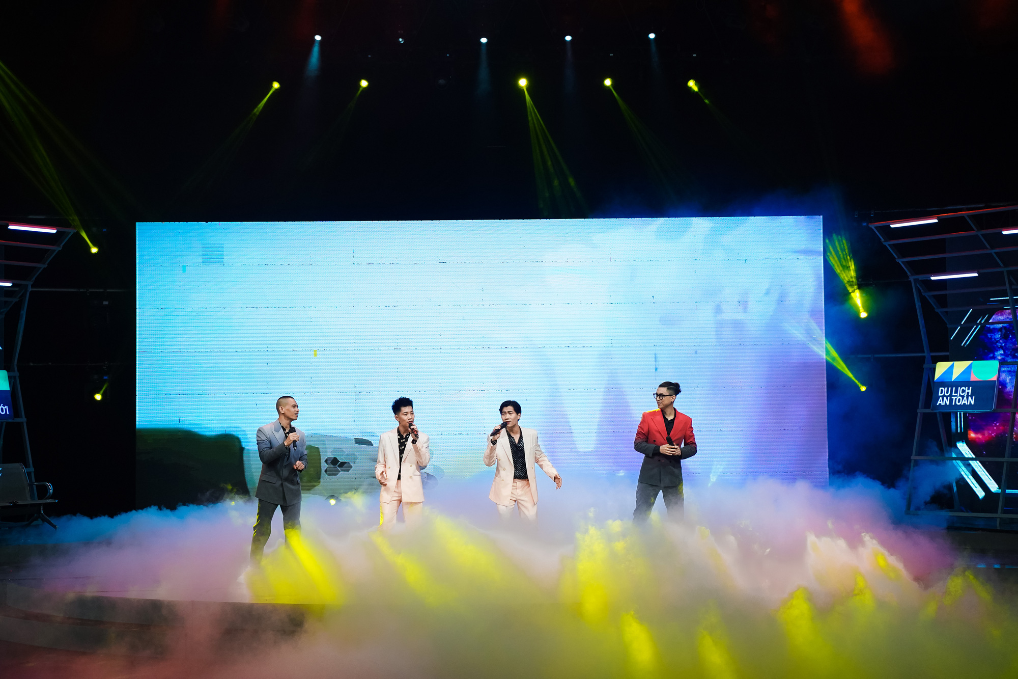 Văn Mai Hương lần đầu live bài hát mới, Oplus - Kimmese - Đông Hùng tạo nên hành trình âm nhạc trọn vẹn tại Trạm Kế Tiếp - Ảnh 10.