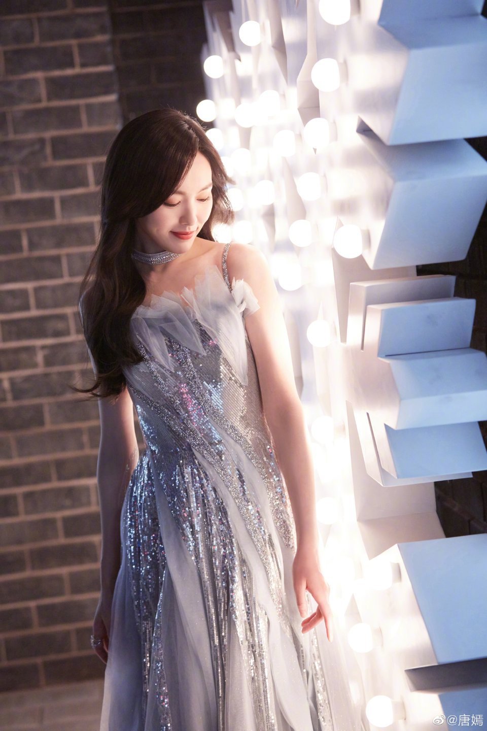 Quân đoàn sao đổ bộ Gala Tất niên: Dương Mịch - Quan Hiểu Đồng thi nhau khoe body mlem, Thái Từ Khôn cùng dàn mỹ nam soái ngút ngàn - Ảnh 8. Quân đoàn sao đổ bộ Gala Tất niên: Dương Mịch - Quan Hiểu Đồng thi nhau khoe body mlem, Thái Từ Khôn cùng dàn mỹ nam soái ngút ngàn - Ảnh 8.