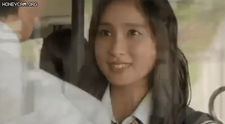 Nam sinh đá lệch cả xe bus để ngăn em gái hẹn hò crush: Cảnh phim Nhật này ẩn chứa bí mật biến thái hơn bạn tưởng! - Ảnh 1.