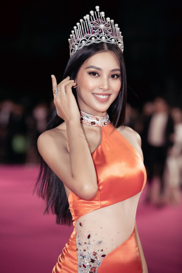  Bà trùm đứng sau thành công của Miss Grand Thuỳ Tiên: Đi lên từ nghèo khó, nắm bản quyền đưa thí sinh Việt thi 10 cuộc thi Hoa hậu thế giới  - Ảnh 1.