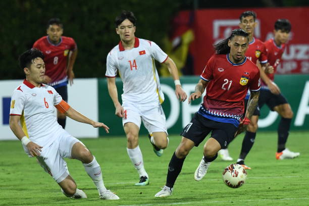 Những h&igrave;nh ảnh hiếm hoi từ trận đấu ĐT Việt Nam 2-0 ĐT L&agrave;o ở AFF Cup 2020 - Ảnh 7.