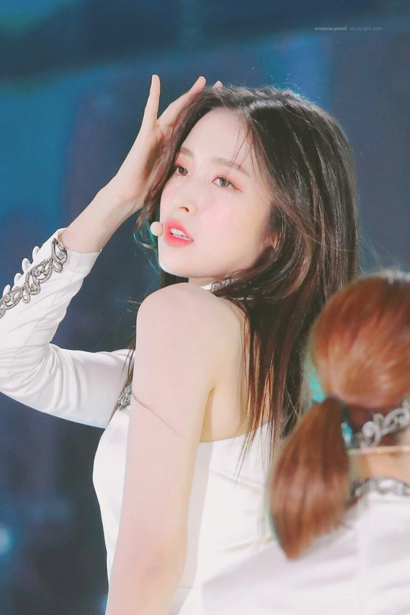 Nữ idol xinh đẹp nhất Kpop Gen 3: Irene chiến Jisoo quyết liệt nhưng mất điểm vì 1 chi tiết, đại diện của TWICE gây bất ngờ? - Ảnh 18. Nữ idol xinh đẹp nhất Kpop Gen 3: Irene chiến Jisoo quyết liệt nhưng mất điểm vì 1 chi tiết, đại diện của TWICE gây bất ngờ? - Ảnh 18.