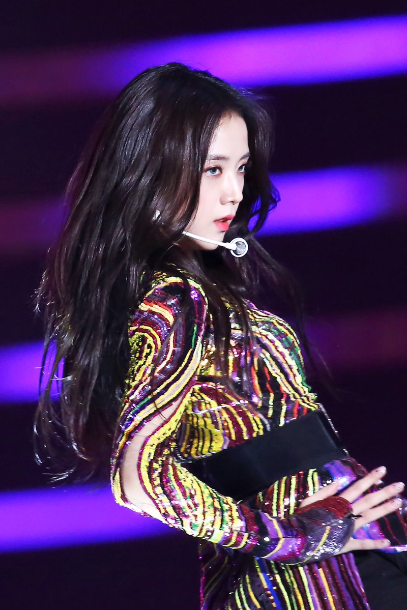 Nữ idol xinh đẹp nhất Kpop Gen 3: Irene chiến Jisoo quyết liệt nhưng mất điểm vì 1 chi tiết, đại diện của TWICE gây bất ngờ? - Ảnh 3. Nữ idol xinh đẹp nhất Kpop Gen 3: Irene chiến Jisoo quyết liệt nhưng mất điểm vì 1 chi tiết, đại diện của TWICE gây bất ngờ? - Ảnh 3.