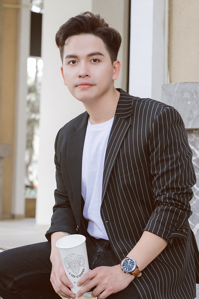 Vụ CEO S.Tix Coffee bốc hơi cùng hơn 200 tỷ đồng tiền đầu tư: Đến shipper, lao công cũng trở thành nạn nhân, có người định tự sát - Ảnh 4. Vụ CEO S.Tix Coffee bốc hơi cùng hơn 200 tỷ đồng tiền đầu tư: Đến shipper, lao công cũng trở thành nạn nhân, có người định tự sát - Ảnh 4.
