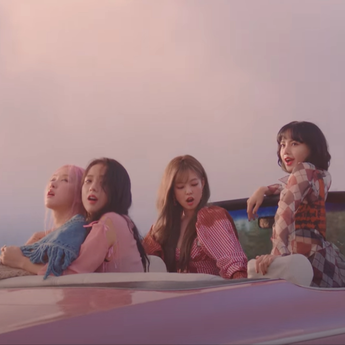 Lovesick Girls giúp BLACKPINK phá kỷ lục của TWICE dù mang tiếng 