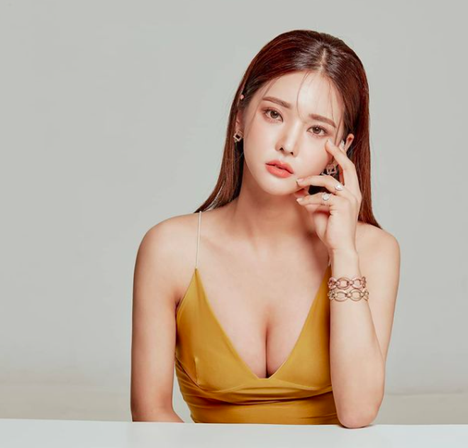 Nữ streamer xứ H&agrave;n tiết lộ h&igrave;nh ảnh thời c&ograve;n trẻ, c&ocirc; g&aacute;i n&agrave;o nh&igrave;n cũng muốn rụng trứng - Ảnh 1.