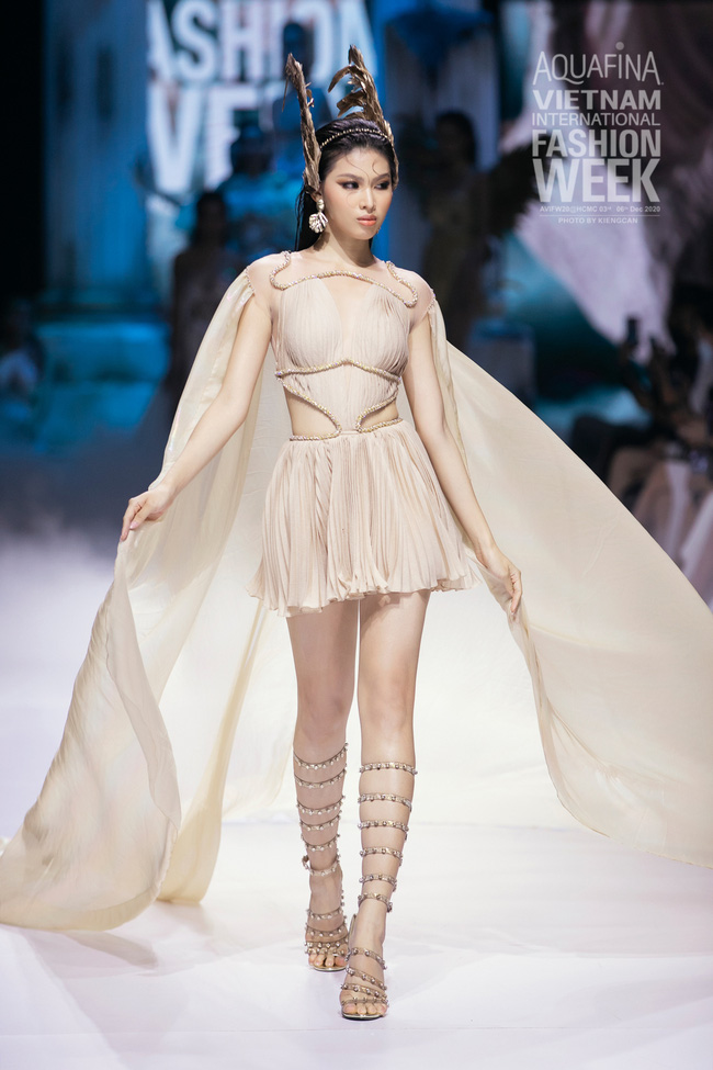 Đúng đêm Giao thừa, hình ảnh khoe thần thái sắc lẹm của Á hậu Ngọc Thảo xuất hiện trên fanpage Miss Grand International khiến fan Việt vỡ òa - Ảnh 9.