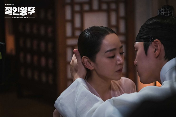 Mr. Queen: H&agrave;i hước, độc đ&aacute;o kh&oacute; phim cổ trang H&agrave;n n&agrave;o b&igrave; kịp nhưng c&aacute;i kết lạc quẻ l&agrave;m hụt hẫng qu&aacute; chừng - Ảnh 4.