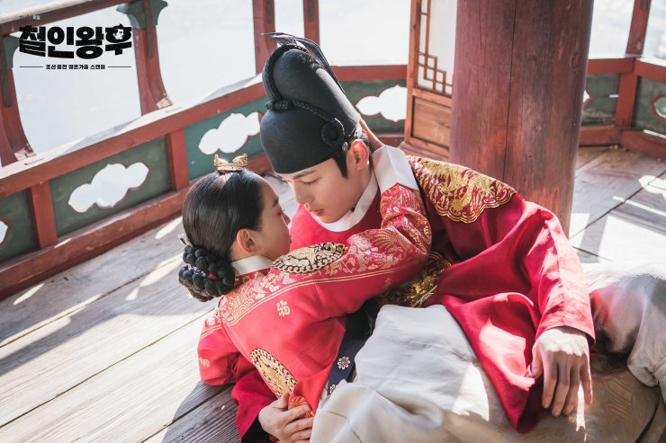 Mr. Queen: H&agrave;i hước, độc đ&aacute;o kh&oacute; phim cổ trang H&agrave;n n&agrave;o b&igrave; kịp nhưng c&aacute;i kết lạc quẻ l&agrave;m hụt hẫng qu&aacute; chừng - Ảnh 2.