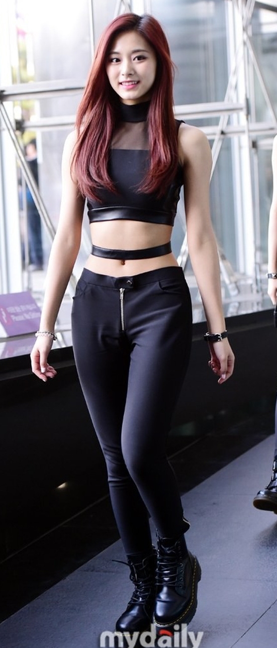 Tranh cãi top 4 nữ idol body tỷ lệ đẹp nhất Kpop: Lisa và center Gen Z chuẩn thánh body, Tzuyu và aespa quá khó hiểu - Ảnh 21.