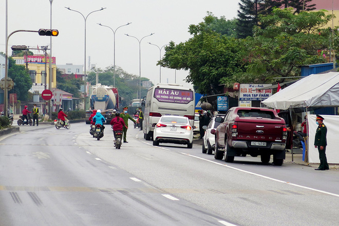 Dịch Covid-19 ngày 16/2: Hải Dương thêm 1 ca dương tính SARS-CoV-2 không rõ nguồn lây; Hà Nội phát hiện trường hợp dương tính ở Cầu Giấy - Ảnh 1.