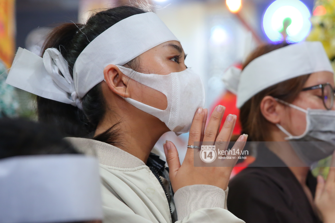 Actor Hai Dang's funeral: His wife, about to get married, collapses with his photo, and his relatives shout to say goodbye - Photo 16.