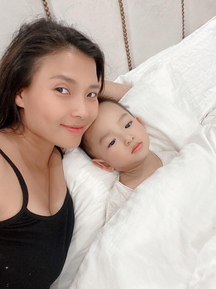 Thuý Diễm - Lương Thế Thành xót xa khi con trai phải nhập viện giữa mùa dịch, Ốc Thanh Vân và dàn sao Vbiz liên tục gửi lời động viên - Ảnh 6.