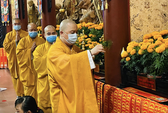 TP.HCM: Tạm dừng hoạt động ch&ugrave;a Vi&ecirc;n Gi&aacute;c v&igrave; kh&ocirc;ng tu&acirc;n thủ ph&ograve;ng dịch COVID-19 - Ảnh 1.