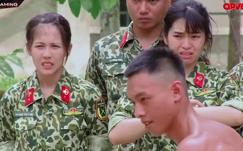 Nam Thư, Khánh Vân bật khóc khi chứng kiến màn biểu diễn khí công nguy hiểm tại Sao Nhập Ngũ - Ảnh 4.